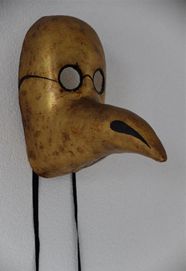 Typische Pestmaske aus dem Mittalter, Foto privat vom Venezianischen Karneval 