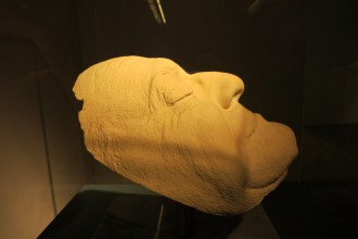 Totenmaske von Fritz Bauer, Exponat der Ausstellung (Foto: MM)