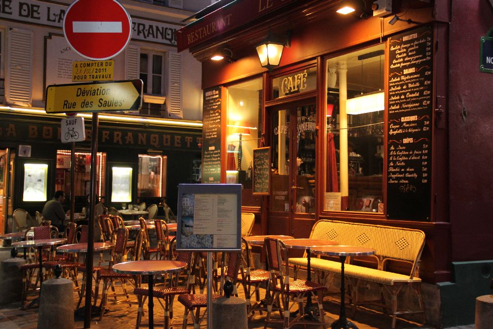 Café in Paris (Foto Arnold Illhardt)