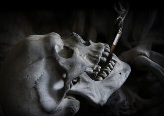 rauchender Totenkopf (Quelle Pixabay)