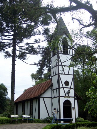 Kirche in deutschem Museumsdorf in Nova Petrópolis in Rio Grande do Sul (Foto: Birgit Hartmeyer)