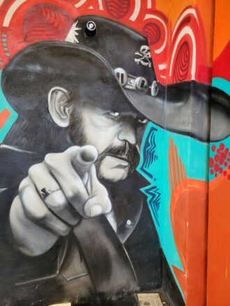 Lemmy an der Turbinenhalle Oberhausen (Foto Arnold Illhardt)