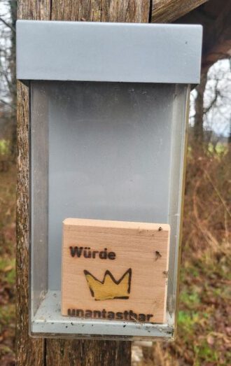 Würde des Menschen (Foto Arnold Illhardt)