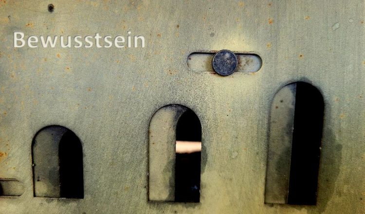 Bewusstseinsstufen (Foto und Installation Arnold Illhardt)